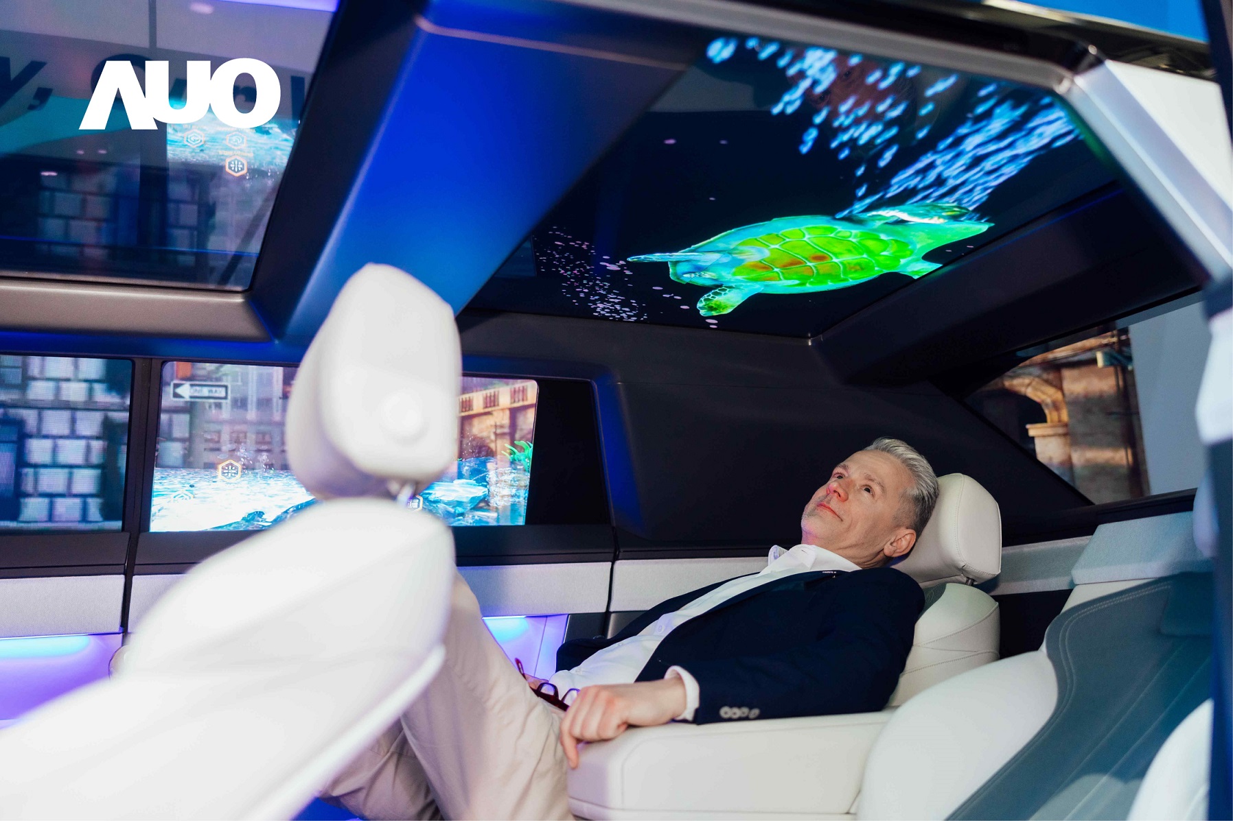 _Smart Cockpit 2025Micro LED͸ͻɓσ֮ɣyBHTCδҕ܇Display HMIQ